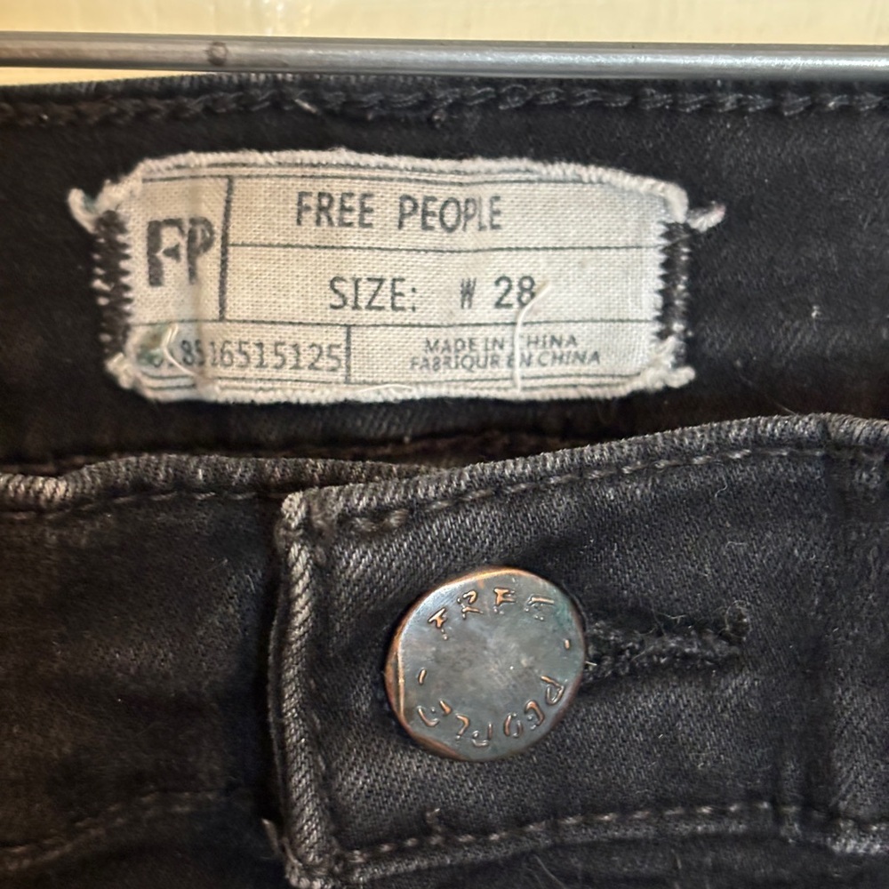 FREE PEOPLE jeans - Picture 2 of 3